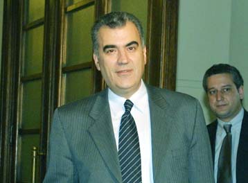 Δεν υπάρχει ισχυρό ΠΑΣΟΚ χωρίς ισχυρό Σημίτη, δηλώνει ο κυβερνητικός εκπρόσωπος