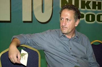 Στο συνέδριο ρισκάρουμε τα πάντα και μέχρι τότε τα σπαθιά στα θηκάρια, τονίζει ο γγ του ΠΑΣΟΚ