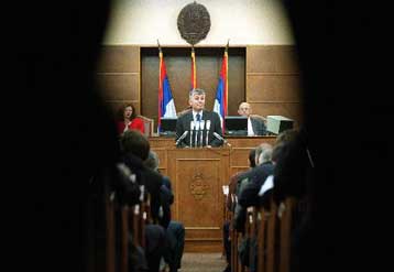 Οργή Τζίντζιτς για την καθυστέρηση της βοήθειας προς τη Γιουγκοσλαβία