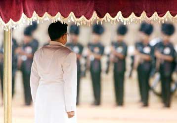 Έκκληση ειρήνης απευθύνει ο Μουσάραφ στην Ινδία, υπό τους ήχους των όπλων στο Κασμίρ