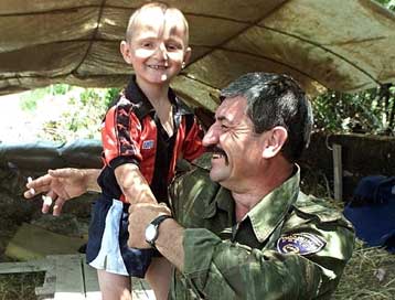 Αισιόδοξοι οι δυτικοί απεσταλμένοι σχετικά με την επίλυση της κρίσης στην ΠΓΔΜ