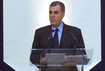 Η κυβέρνηση δεν αιχμαλωτίζεται από τα γκάλοπ, τόνισε ο κυβερνητικός εκπρόσωπος