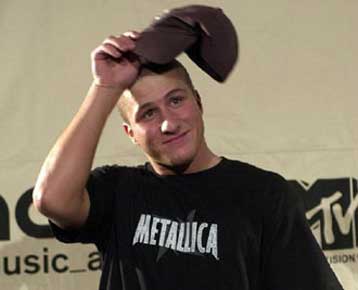 Οι Metallica και ο Dr. Dre αποσύρουν τη μήνυσή τους εναντίον της Napster