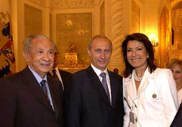 Χρυσό σήμα των Αγώνων του 2004 χάρισε στον Πούτιν η Γ.Αγγελοπούλου