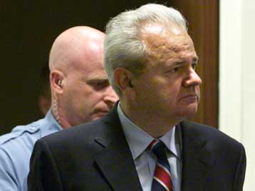 Έτοιμος να αμφισβητήσει τη νομιμότητα της σύλληψής του ο Μιλόσεβιτς