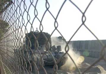 Με άρματα πλήττεται η εφαρμογή της εκεχειρίας στη Μέση Ανατολή