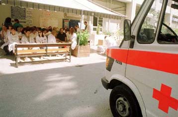 Συνεχίζουν τις κινητοποιήσεις τους οι γιατροί του ΙΚΑ