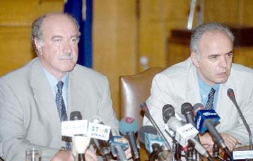 Αδικαιολόγητος ο πανικός για τις «τρελές» αγελάδες, δηλώνει ο Ανωμερίτης