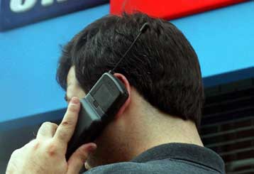 Στο μικροσκόπιο της Κομισιόν το… τιμολόγιο εννέα εταιρειών κινητής τηλεφωνίας