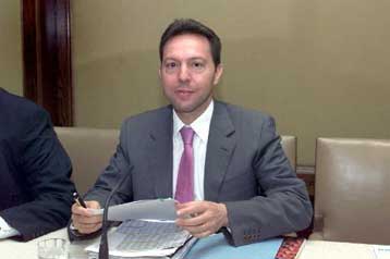 Η Merrill Lynch αναθεώρησε την τιμή – στόχο για την Εμπορική, έπειτα από… διόρθωση Στουρνάρα