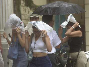 Δωδεκάχρονος σκοτώθηκε από κεραυνό, ενώ κολυμπούσε στη Ραφήνα