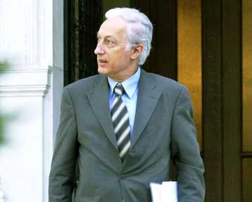 Για την πλήρωση των κενών θέσεων στα ανώτατα δικαστήρια συζήτησαν Σημίτης και Σταθόπουλος