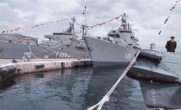 Στα τουρκικά χωρικά ύδατα του Αρχιπελάγους πλέει το «Πίρι Ρέις»