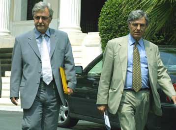 Σε διάλογο καλούν τους γιατρούς του ΙΚΑ οι υπουργοί Εργασίας και Υγείας