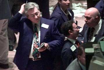 Υποχωρούν Nasdaq και Dow Jones στο άνοιγμα της Τρίτης