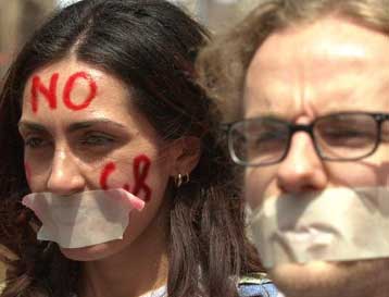 Η σύνοδος της G8 στη Γένοβα πόλος έλξης 40 Ιταλών σκηνοθετών