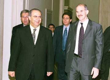 Σε εγρήγορση Αθήνα-Λευκωσία για Κυπριακό και ένταξη στην ΕΕ