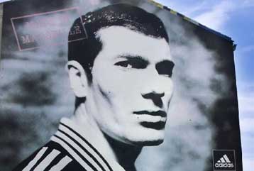 Ολοκληρώθηκε, με την υπογραφή του Ζιντάν, η «μεταγραφή του αιώνα»