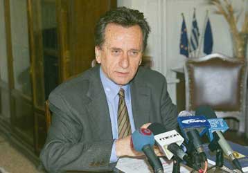 Στους δημόσιους υπάλληλους επεκτείνονται οι αυξήσεις στις συντάξεις των δικαστικών