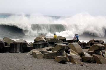 Τουλάχιστον 55 άνθρωποι σκοτώθηκαν από ανεμοστρόβιλο που έπληξε τις Φιλιππίνες και την Ταϊβάν