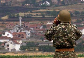 Συμφωνία κατάπαυσης του πυρός υπέγραψαν η κυβέρνηση της ΠΓΔΜ και ο UCK