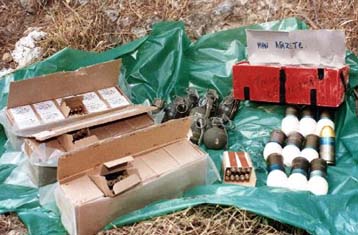 Θρίλερ με βαλίτσες γεμάτες πολεμικό υλικό στο Ν.Κόσμο