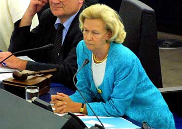 Το Ευρωκοινοβούλιο απέρριψε τον κοινό κώδικα επιχειρηματικών εξαγορών