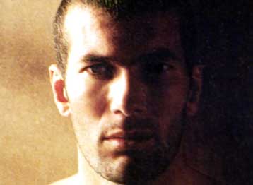 Η Ρεάλ ντύνει στα λευκά τον Ζιντάν με ποσό-ρεκόρ