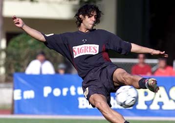 Και επισήμως «ροσονέρι» ο Ρούι Κόστα