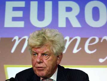 Συνεχίστηκε τον Ιούνιο η πτώση της οικονομικής εμπιστοσύνης στους «12»