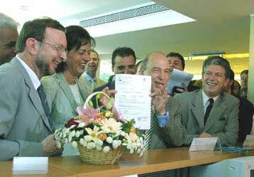 Το Κέντρο Εξυπηρέτησης Πολιτών στο Σύνταγμα εγκαινίασε ο Κ.Σημίτης