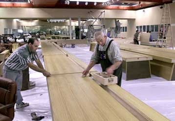 Χαλαρώνει το νομοθετικό πλαίσιο του 35ώρου στη Γαλλία