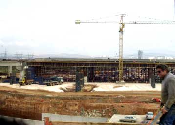 Νομισματικές συνθήκες και Γ ΚΠΣ ενισχύουν την οικονομία, εκτιμά η Εθνική Τράπεζα