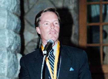 Δεν αποχωρούν από τα Βαλκάνια οι Αμερικανοί, δηλώνει ο πρέσβης των ΗΠΑ στην Αθήνα