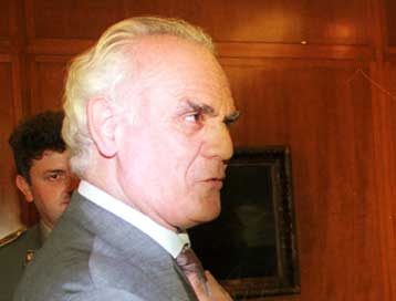 Δεν ενδιαφέρει η συζήτηση περί προσώπων και ρόλων τώρα, τονίζει ο ΥΠΕΘΑ