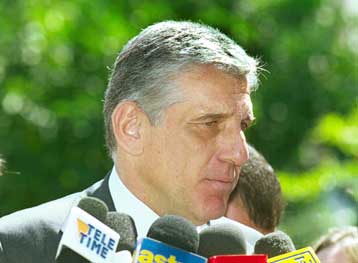 To ΠΑΣΟΚ έμεινε πίσω από την κυβέρνηση, λέει ο υπουργός Εθνικής Οικονομίας