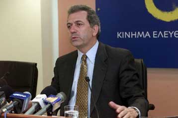 Συμμαχική κυβέρνηση με ΠΑΣΟΚ και ΝΔ προτείνει ο Αβραμόπουλος