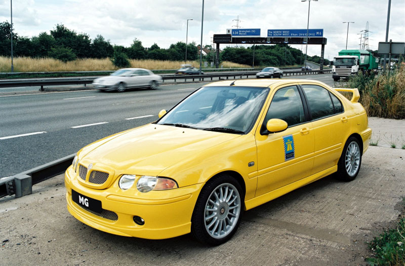 Σε ρόλο περιπολικού τέσσερα MG ZS της MG Rover