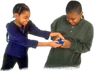 Η εκπαίδευση των γονέων βοηθάει στην αντιμετώπιση της αντικοινωνικής συμπεριφοράς των παιδιών τους