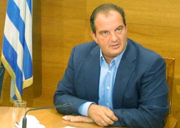 Ο Σημίτης κάνει κηρύγματα μισαλλοδοξίας, απάντησε στον πρωθυπουργό ο πρόεδρος της ΝΔ