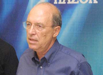 «Ναι» στην κριτική «όχι» στις προσωπικές στρατηγικές, τόνισε ο πρωθυπουργός στην ΚΕ του ΠΑΣΟΚ