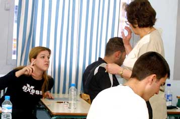 Διαφημιστική καμπάνια ετοιμάζει το υπουργείο Παιδείας για να αποτρέψει τους μαθητές από τα φροντιστ