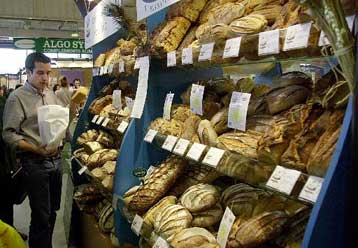 Επιβράδυνση των καταναλωτικών δαπανών καταγράφτηκε στις ΗΠΑ τον Ιούλιο