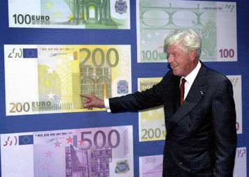 Πυρετώδεις οι προετοιμασίες της ΕΚΤ και των εθνικών αγορών ενόψει του κοινού νομίσματος