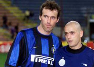 Η Ίντερ ανακοίνωσε την παραχώρηση του Μπλαν στη Μάντσεστερ