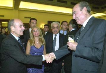 Η Ιεραρχία ενήργησε στο πλαίσιο του Συντάγματος, απαντά στον Στεφανόπουλο ο Μητσοτάκης