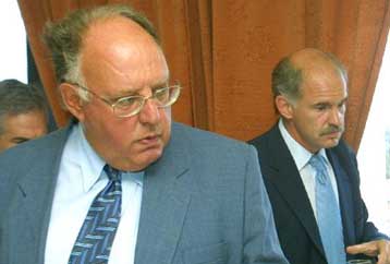 Με τους βουλευτές του ΠΑΣΟΚ που μετέχουν στο δεύτερο Θερινό Τμήμα συναντήθηκε ο ΥΠΕΞ