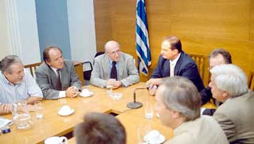 Έως τη Δευτέρα ζήτησε ο Κ.Καραμανλής να του δοθούν οι προτάσεις της ΓΣΕΕ για το ασφαλιστικό