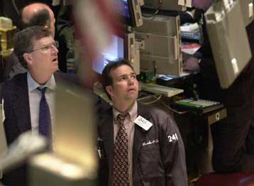 Με μικρή πτώση άνοιξαν την Τρίτη Nasdaq και Dow Jones