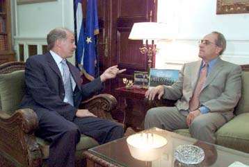 Η κρίση στα Βαλκάνια επί τάπητος στη συνάντηση Παπανδρέου – Κωνσταντόπουλου